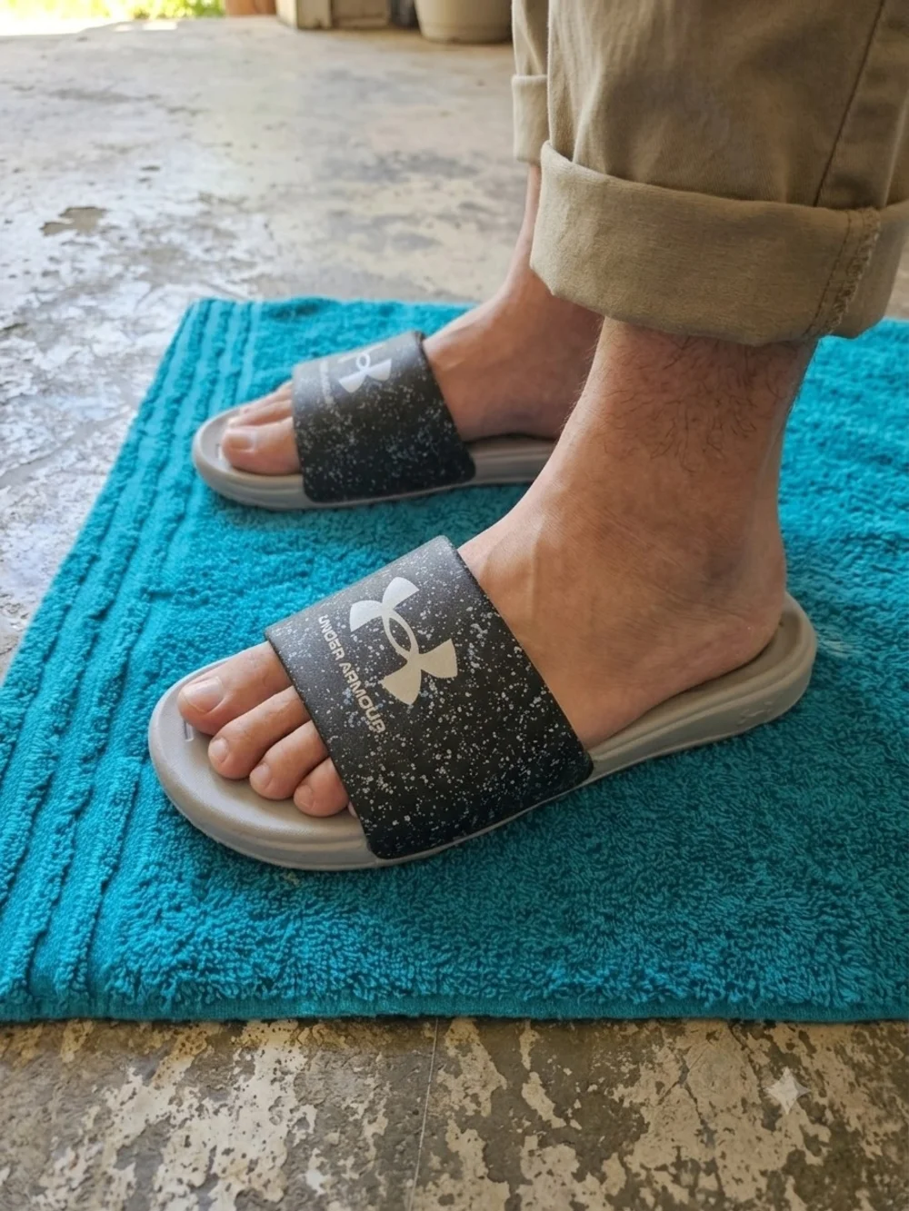 Under Armour Men's Black Speckled Slide Sandals